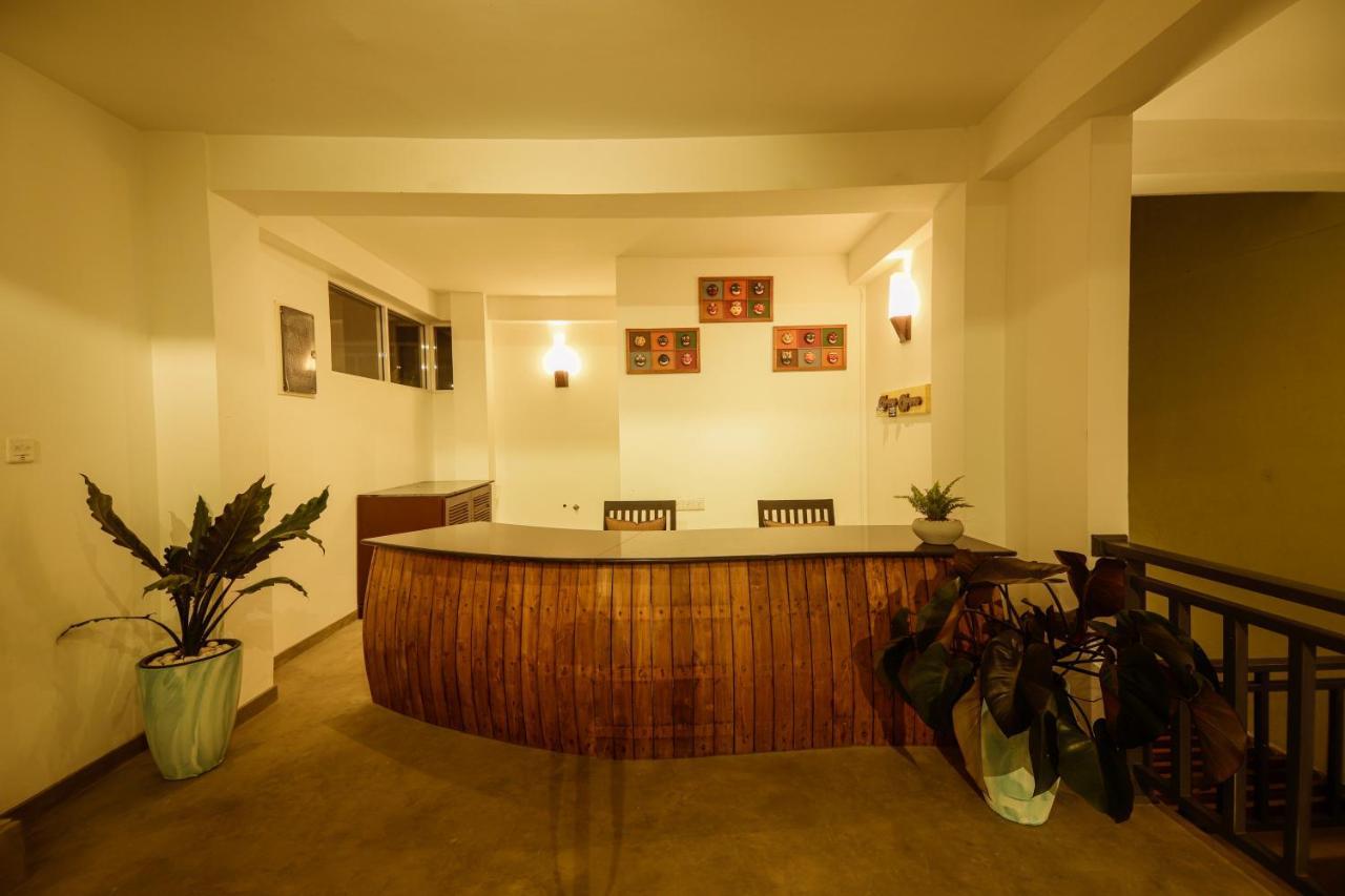 Hotel The Hills By Blue Fox à Kandy Extérieur photo
