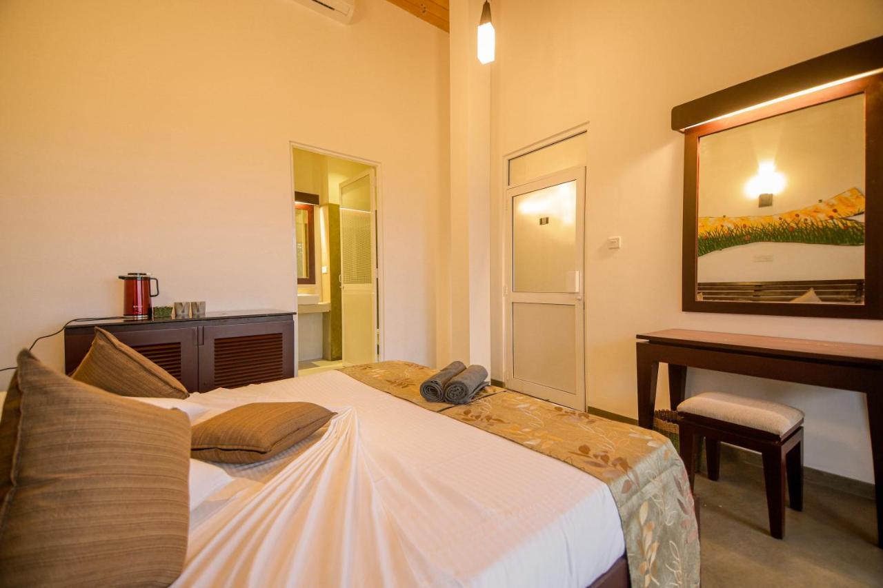 Hotel The Hills By Blue Fox à Kandy Extérieur photo