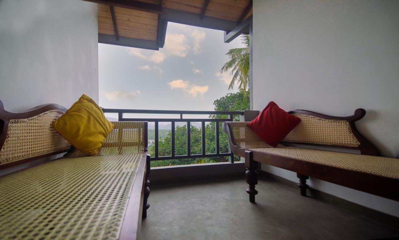 Hotel The Hills By Blue Fox à Kandy Extérieur photo
