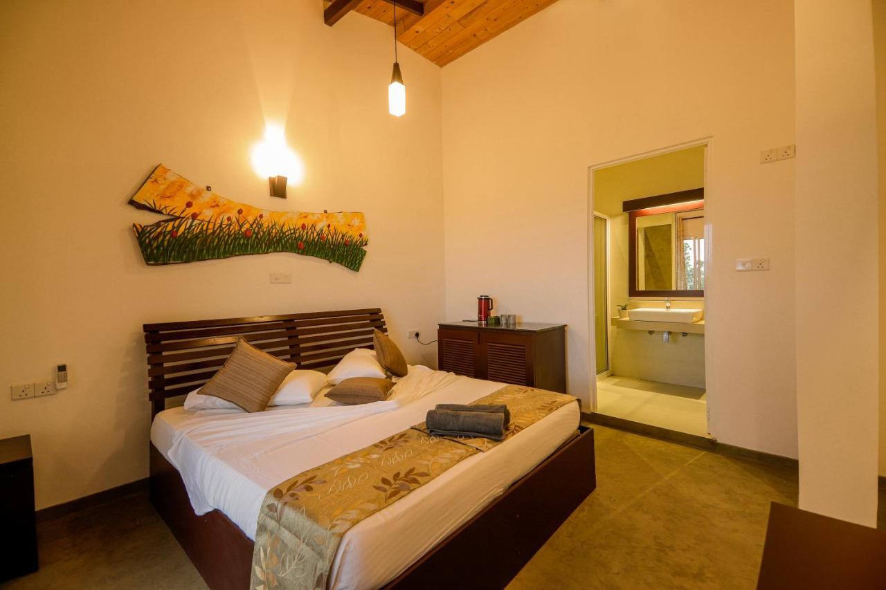 Hotel The Hills By Blue Fox à Kandy Extérieur photo