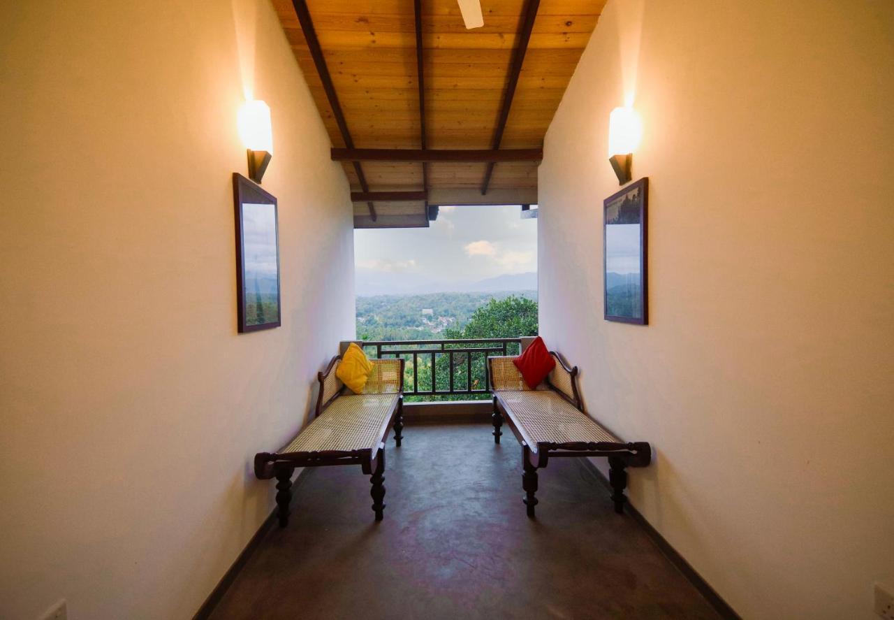 Hotel The Hills By Blue Fox à Kandy Extérieur photo